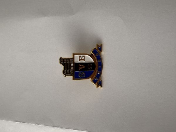 Eintracht Pin